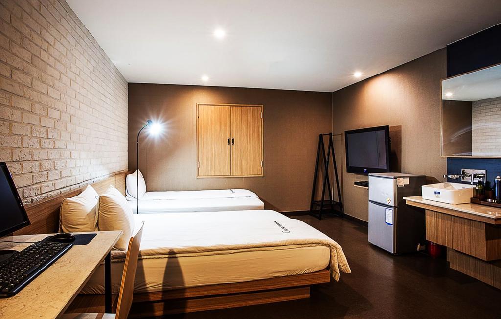 Comma Hotel Busan Exterior photo
